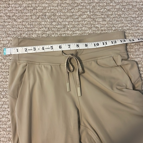LULULEMON Ready to Rulu Women's Tan/Beige Jogger Pants - Picture 14 of 14